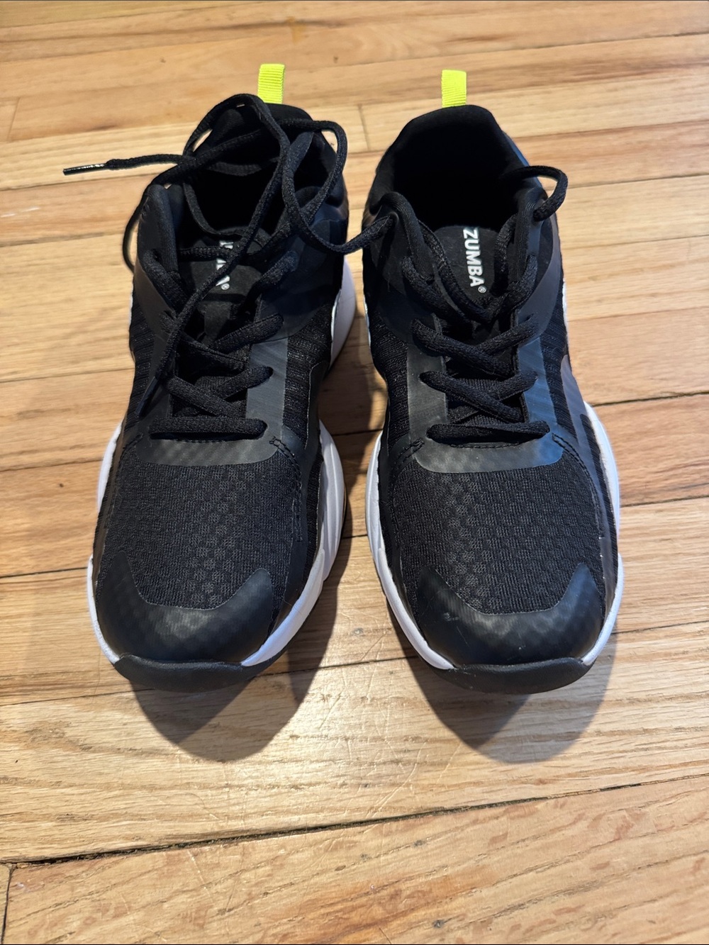 Zumba Fitness Black Athletic Sneakers with Neon Yellow Pull Tabs. 7.5